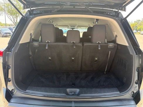 Used 2024 Nissan Pathfinder SV FWD image 16