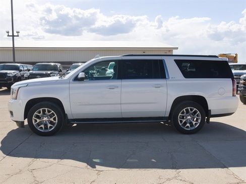 Used 2016 GMC Yukon XL SLT w/ Open Road Package AWD/4WD image 3