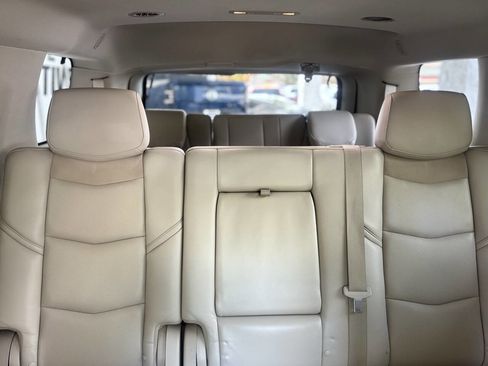 Used 2019 Cadillac Escalade Luxury image 21
