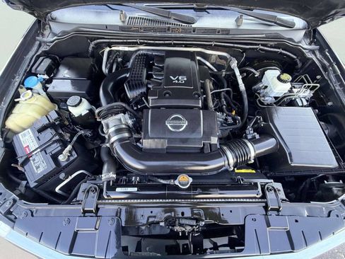Used 2019 Nissan Frontier SV AWD/4WD image 9