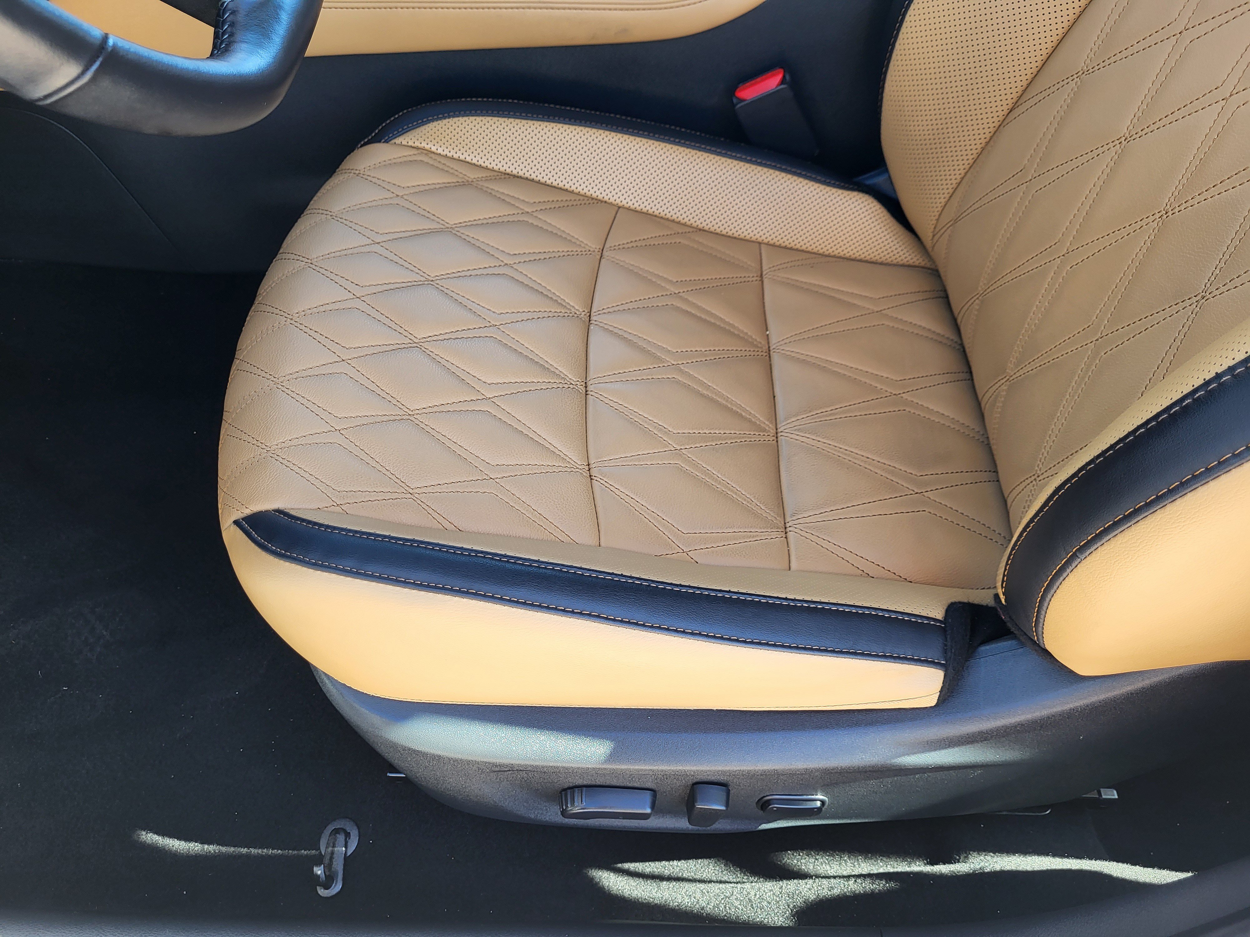 Certified 2025 Nissan Sentra SV w/ SV Premium Package FWD image 24