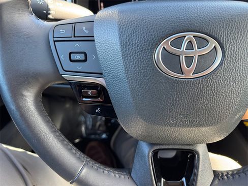 Used 2025 Toyota Camry LE image 29