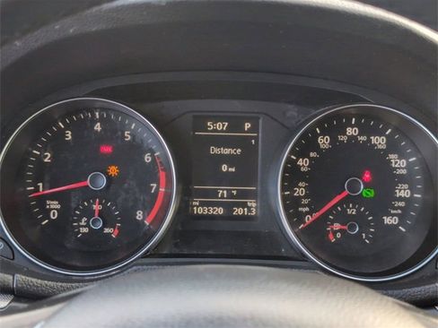 Used 2018 Volkswagen Passat 2.0T R-Line image 12