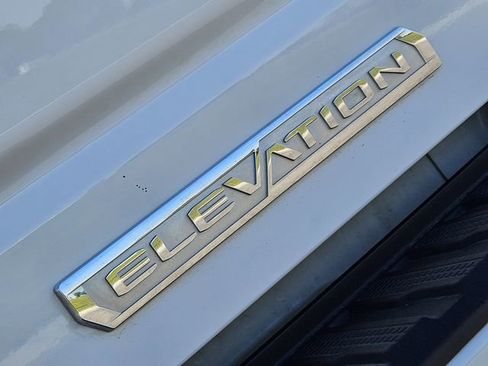 Used 2022 GMC Sierra 1500 Elevation w/ X31 Off-Road Package AWD/4WD image 12