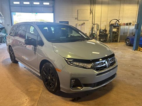 Used 2026 Honda Odyssey Sport-L image 3