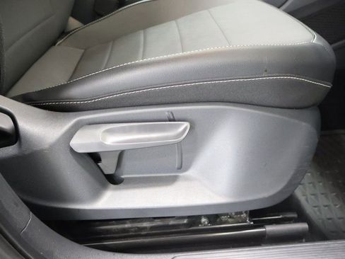 Used 2022 Volkswagen Taos SE image 22