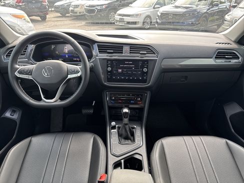 Used 2024 Volkswagen Tiguan SE FWD image 10