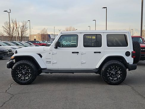 Used 2019 Jeep Wrangler Unlimited Sahara w/ Safety Group image 9
