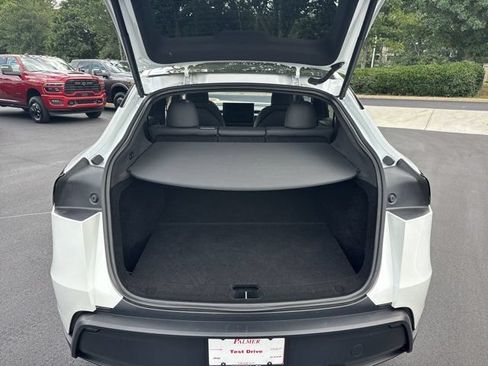 Used 2026 Tesla Model Y 2WD image 18