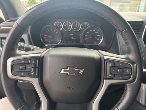 Used 2021 Chevrolet Tahoe Z71 w/ Luxury Package AWD/4WD image 3