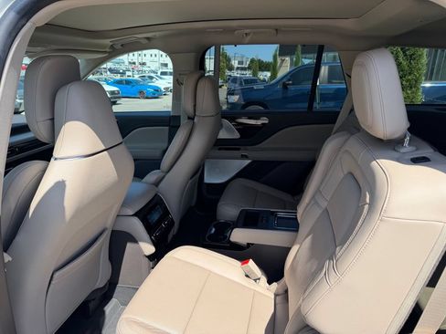 Used 2022 Lincoln Aviator Reserve w/ Equipment Group 201A AWD/4WD image 10