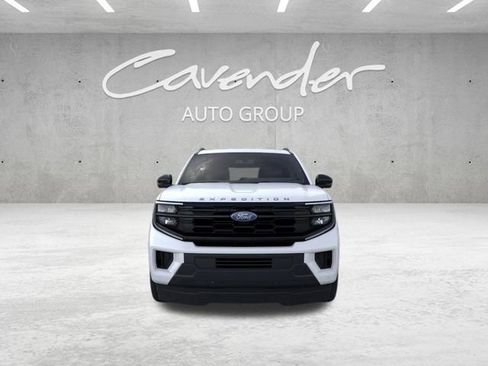 New 2026 Ford Expedition Active image 6