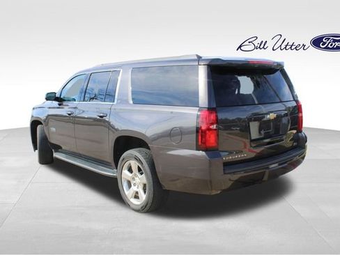 Used 2016 Chevrolet Suburban LT image 7