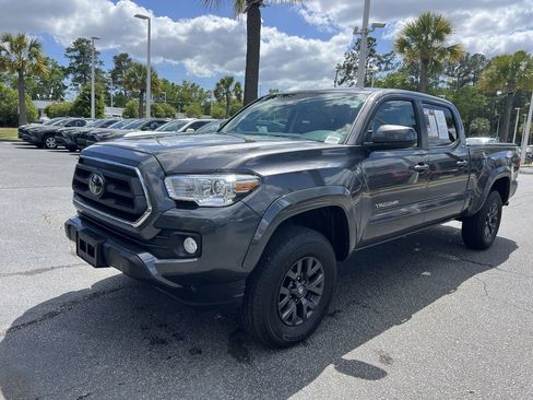 Used 2023 Toyota Tacoma SR5 AWD/4WD image 5