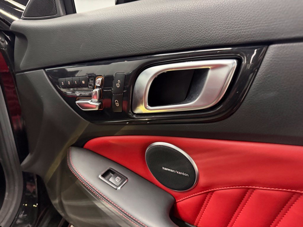 Used 2018 Mercedes-Benz SLC 300 image 32