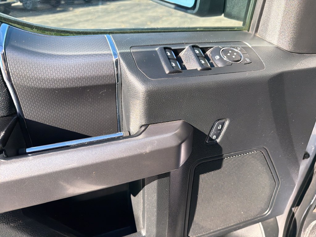 Used 2015 Ford F150 4x4 SuperCrew image 13