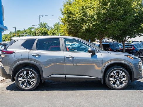 Used 2023 Nissan Rogue SV AWD/4WD image 3