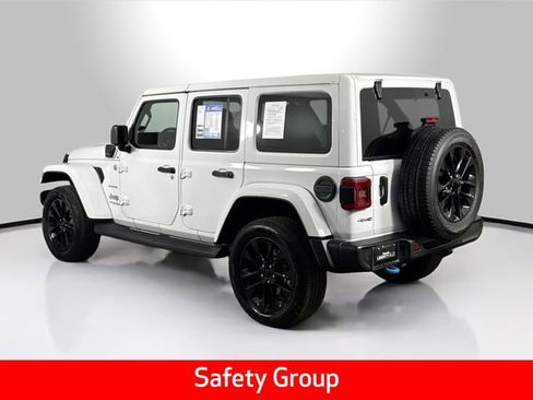 Used 2022 Jeep Wrangler Unlimited Sahara w/ Cold Weather Group image 11