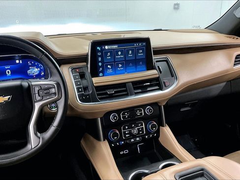 Used 2023 Chevrolet Suburban Premier AWD/4WD image 7