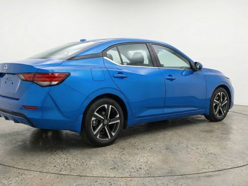 Used 2025 Nissan Sentra SV FWD image 9