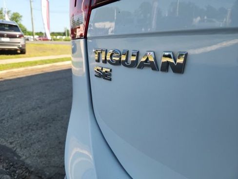Used 2020 Volkswagen Tiguan SE R-Line AWD/4WD image 23