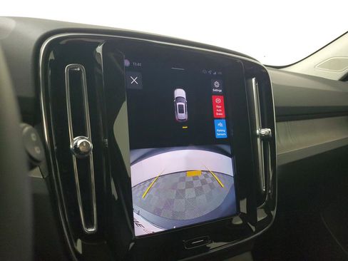 Certified 2026 Volvo XC40 B5 Core w/ Climate Package image 31