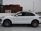 Used 2025 Porsche Macan image 2