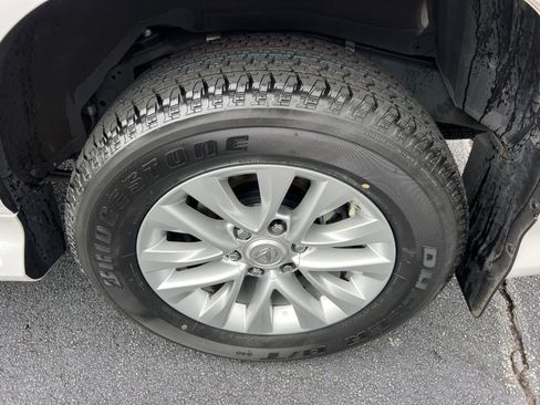 Certified 2023 Lexus GX 460 Premium w/ Premium Plus Package AWD/4WD image 19