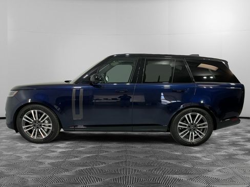 Used 2023 Land Rover Range Rover SE image 2
