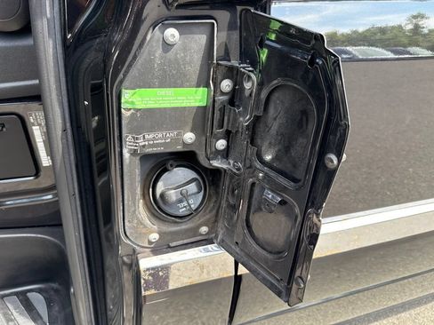 Used 2018 Mercedes-Benz Sprinter 2500 image 12