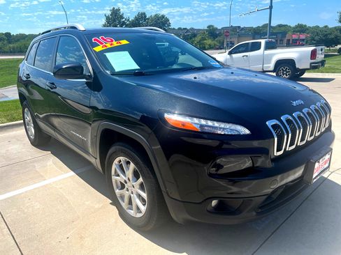 Used 2016 Jeep Cherokee Latitude image 4