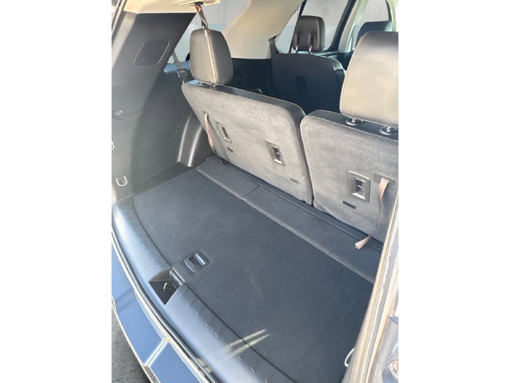 Used 2018 Chevrolet Traverse Premier w/ Redline Edition FWD image 16
