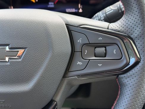 Used 2025 Chevrolet Trax RS w/ Sunroof Package FWD image 15