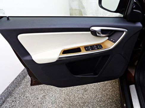 Used 2015 Volvo XC60 T6 Platinum w/ Inscription Package image 7