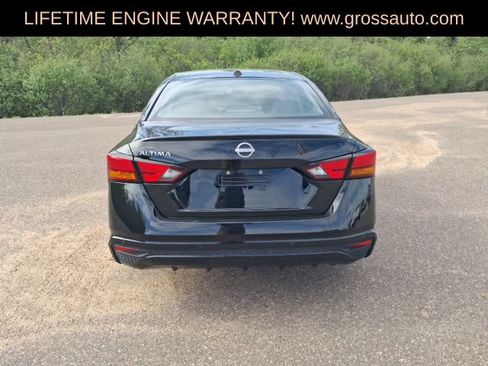 Used 2025 Nissan Altima 2.5 SV FWD image 7