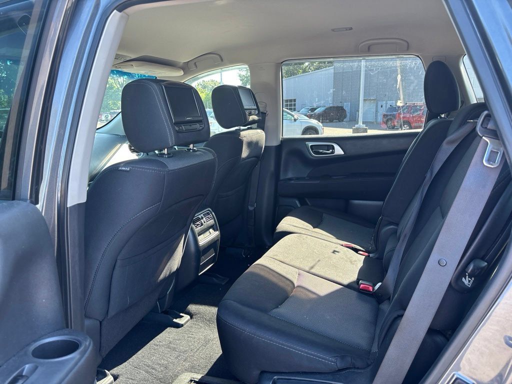 Used 2017 Nissan Pathfinder SV AWD/4WD image 7