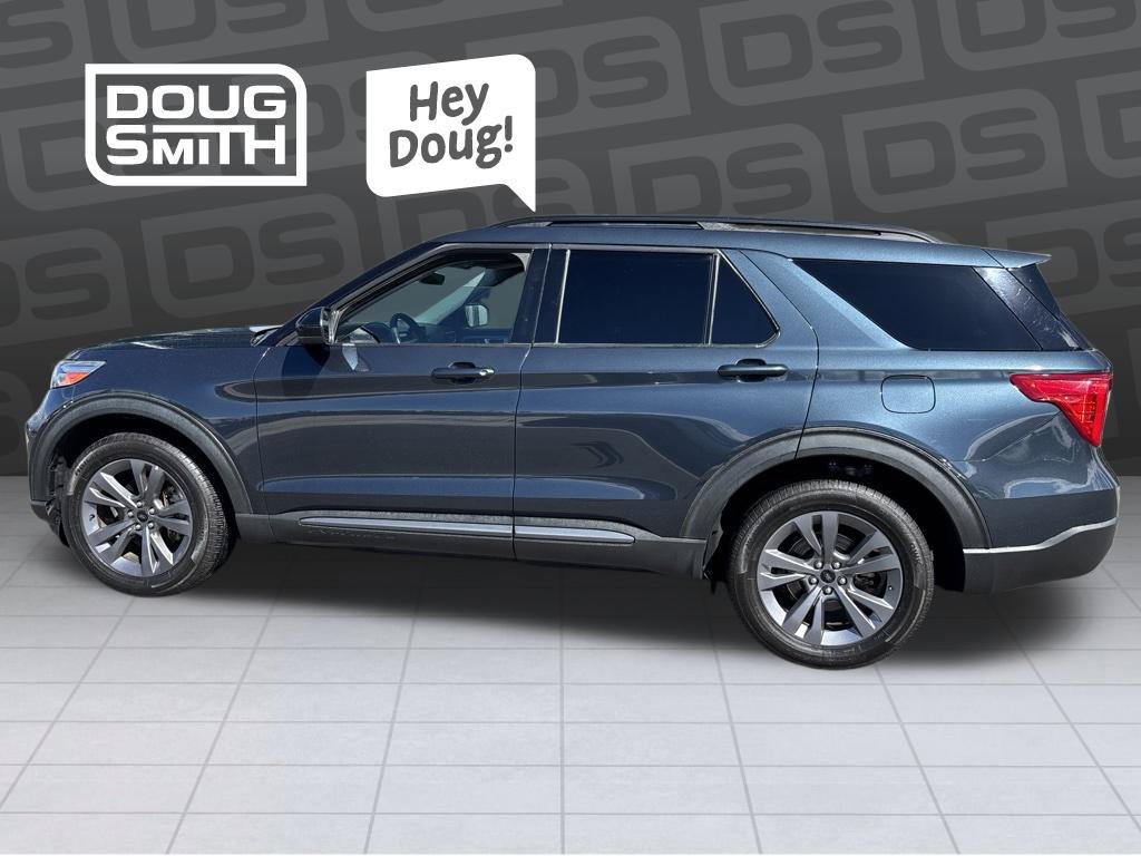 Used 2022 Ford Explorer XLT w/ Equipment Group 202A AWD/4WD image 2