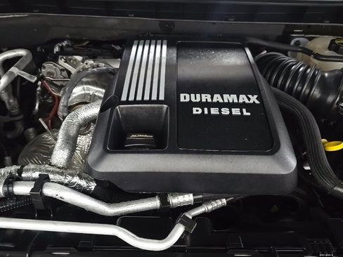 Used 2024 Chevrolet Silverado 1500 ZR2 w/ Technology Package AWD/4WD image 8