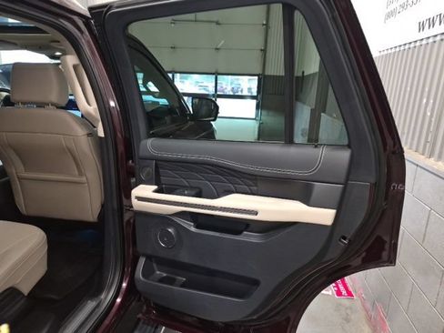 Used 2024 Ford Expedition Platinum AWD/4WD image 25