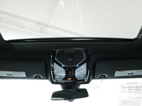 Used 2024 BMW 230i Coupe w/ Premium Package RWD image 11