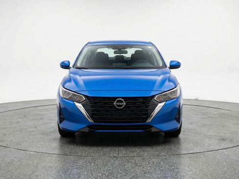Used 2025 Nissan Sentra SV FWD image 2
