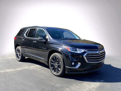 Used 2021 Chevrolet Traverse Premier image 2
