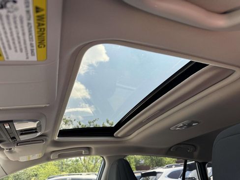 Certified 2025 Subaru Crosstrek 2.0i Premium image 16