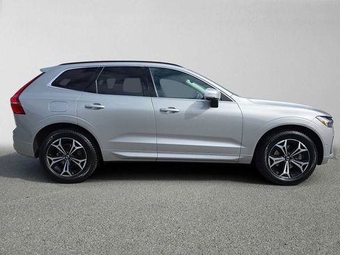 Used 2022 Volvo XC60 B5 Momentum w/ Advanced Package AWD/4WD image 2