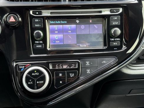 Used 2018 Toyota Prius C Two FWD image 30