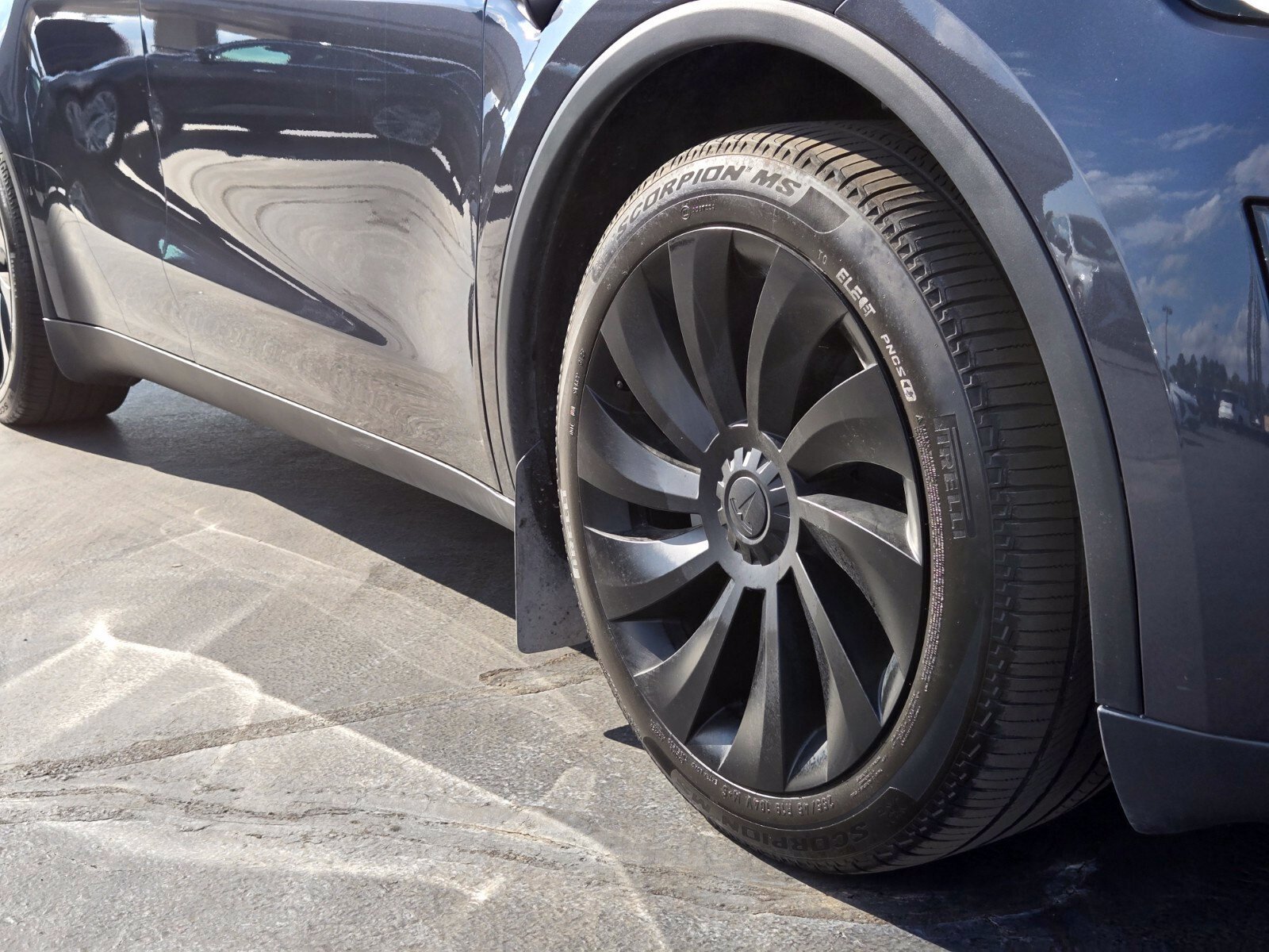 Used 2026 Tesla Model Y 2WD image 22