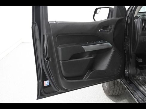 Used 2016 Chevrolet Colorado LT w/ Midnight Edition image 4