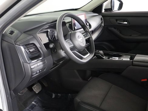 Used 2024 Nissan Rogue SV image 20