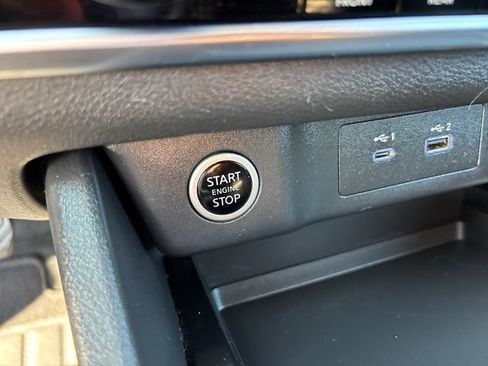 Used 2023 Nissan Rogue SV AWD/4WD image 16
