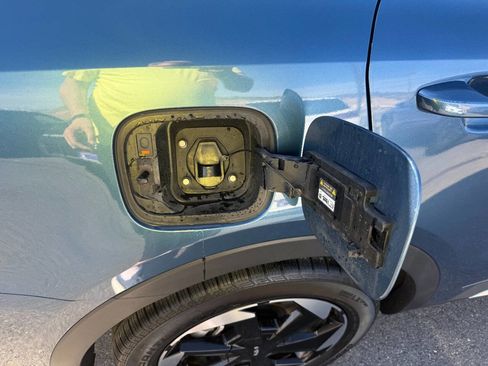 Used 2025 Kia Sorento EX w/ EX Panoramic Sunroof Package image 19